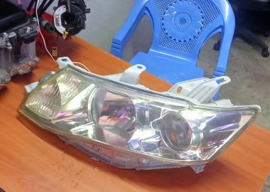 Allion 260 headlight non xenon