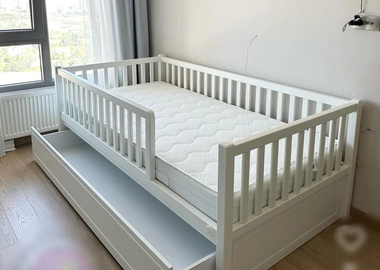 Trundle bed