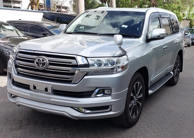 Land Cruiser V8 Petrol