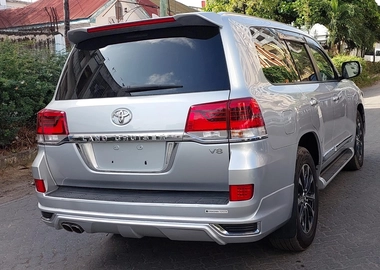 Land Cruiser V8 Petrol
