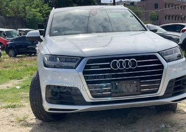 Audi Q7 2018 white