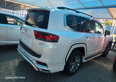 Land Cruiser LC 300 2023 Model