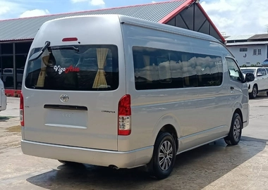 Toyota Hiace Commuter