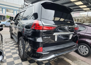 Lexus LX 570