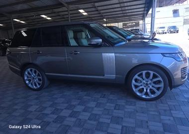 Range Rover Vogue 2017 model