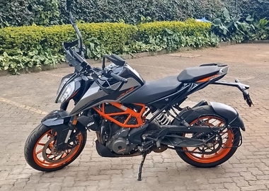 2023 KTM Duke 390