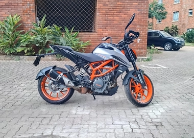 2023 KTM Duke 390