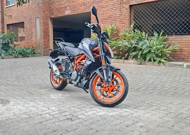 2023 KTM Duke 390