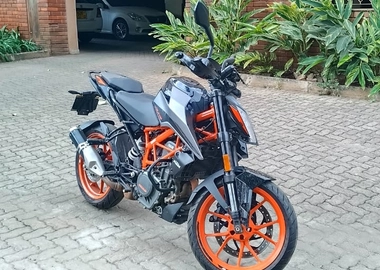 2023 KTM Duke 390