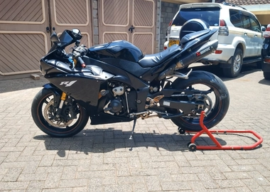 2019 Yamaha YZF R1