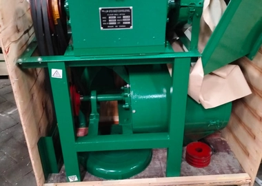 Maize floor roller mill. Complete with crusher motors and frame.