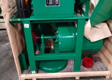 Maize floor roller mill. Complete with crusher motors and frame.