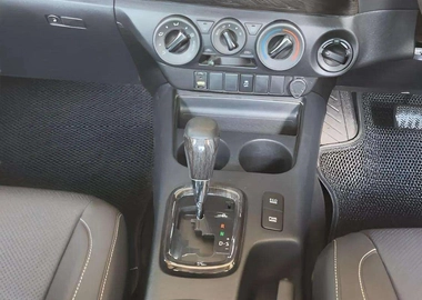 TOYOTA HILUX DOUBLE CABIN 2017