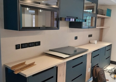 Kitchen cabinets & wardrobe construction