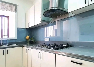Kitchen cabinets & wardrobe construction