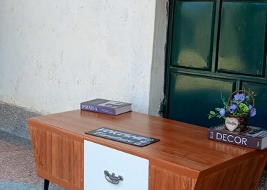 Coffee table with drawers