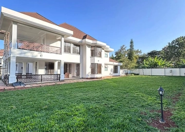 Modern 4 bedroom to let