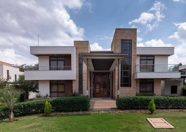 5 bedroom villa for sale