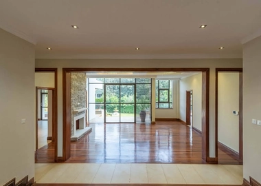 5 bedroom villa for sale