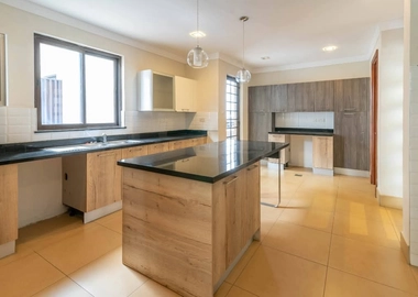 5 bedroom villa for sale
