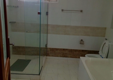 Furnished 4br duplex plus dsq all ensuite