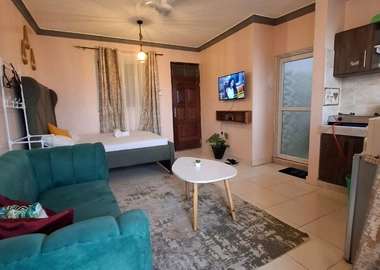 Executive Airbnb studio in Bamburi mtambo