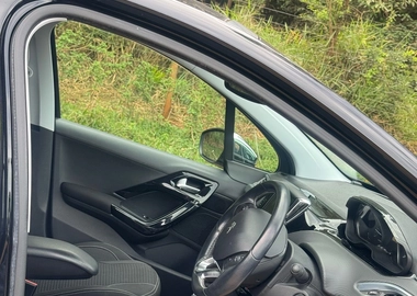 2017 PEUGEOT 208 AUTOMATIC PETROL MOONROOF