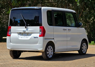 2017 Daihatsu Tanto