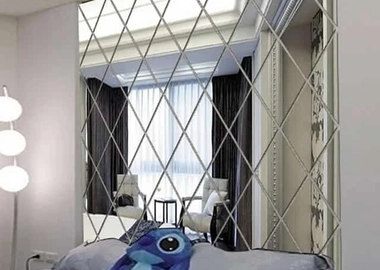 Diamond shape acrylic mirrors