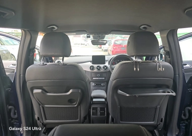 Mercedes Benz B180