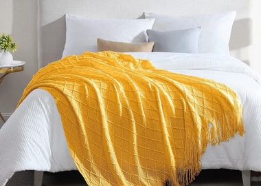 Throw blanket with tassel