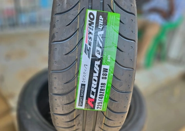225/40R18 zestino