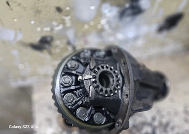 J79 back centre differential