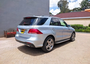 Mercedes Benz GLE400