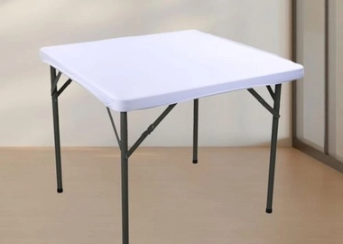 Foldable table