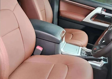 TOYOTA LAND CRUISER