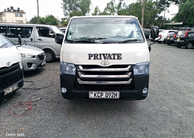Toyota hiace 2013