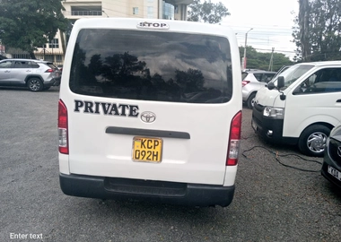 Toyota hiace 2013