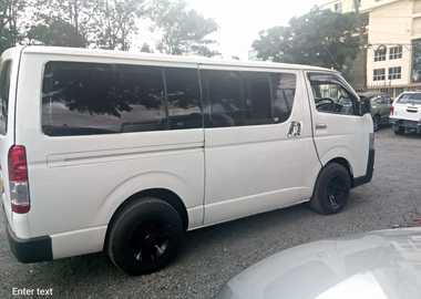 Toyota hiace 2013