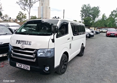 Toyota hiace 2013