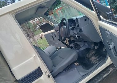 Toyota landcruiser pickup