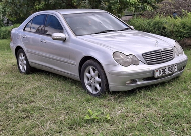 Mercedes Benz c240