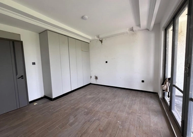 Modern 5 bedroom mansion