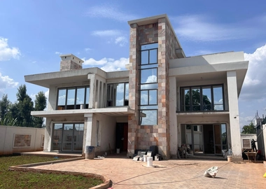 Modern 5 bedroom mansion