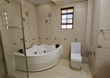 5 bedroom villa In Runda