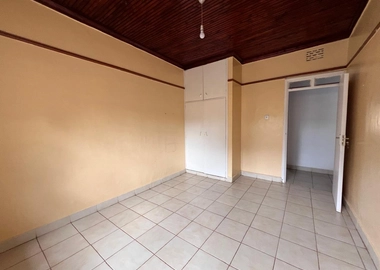 5 bedroom bungalow for rent