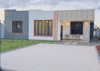 Modern bungalow & DSq