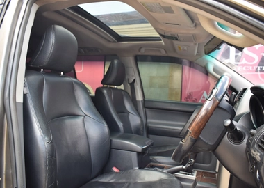 Toyota landcruiser VX 2010 model