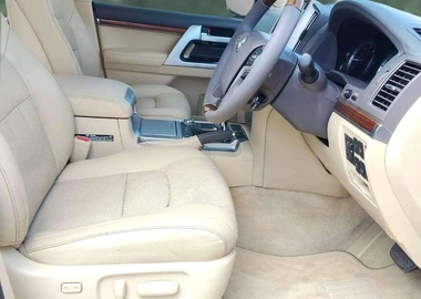 LAND CRUISER SAHARA