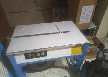 Strapping machine